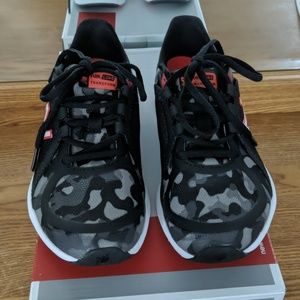 New Balance WX77GG2 size 5 1/2 cross training snea